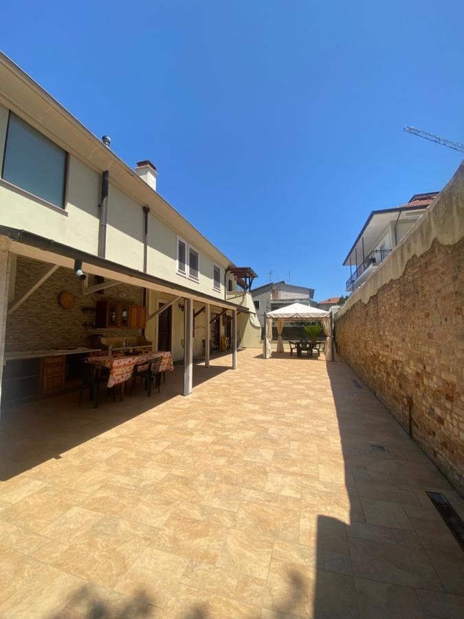 Caserma Guelfa - Casa Vacanza Chiarina San Benedetto del Tronto Extérieur photo