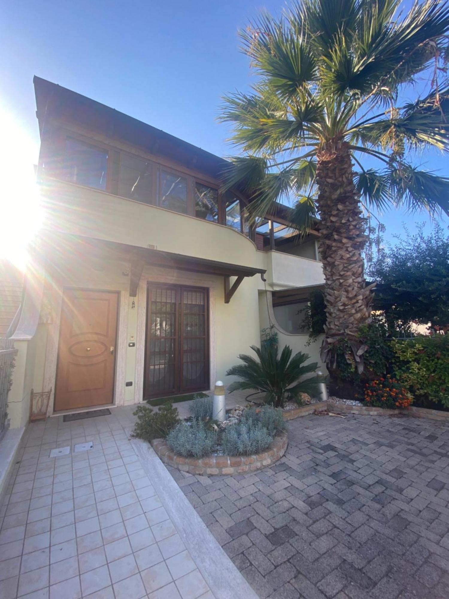 Caserma Guelfa - Casa Vacanza Chiarina San Benedetto del Tronto Extérieur photo